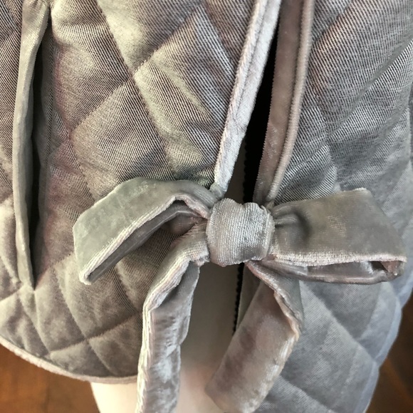 Lovely quilted lightweight vest. Never worn. - Picture 2 of 4